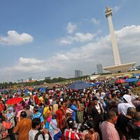 habiskan-libur-di-monas-demi-tambah-koleksi-foto