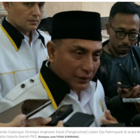 pakai-seragam-pks-pangkostrad-edy-rahmayadi-ikrar-maju-pilgub-sumut