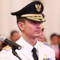 gubernur-ganteng-zumi-zola-diperiksa-kpk-besok