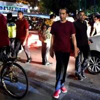 ternyata-roy-suryo-kesal-lihat-jokowi-pakai-kaus-oblong