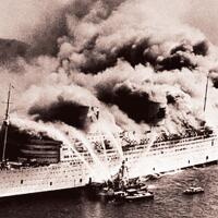 1972-kapal-queen-elizabeth-terbakar