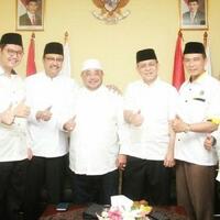 pks-serahkan-sk-dukungan-ke-gus-ipul-maju-pilgub-jatim