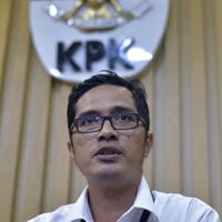 kpk-geledah-kantor-fredrich-yunadi