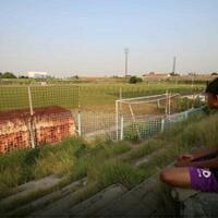 6-pemandangan-stadion-terburuk-di-dunia-malah-mirip-sawah