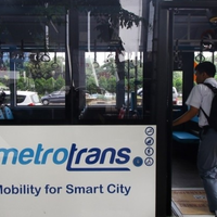 tepati-janji-anies-sandi-gratiskan-buruh-dki-naik-transjakarta