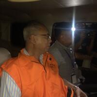 kpk-tahan-dokter-bimanesh