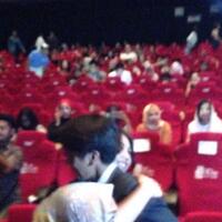 iqbaal-ramadhan-dan-vanesha-pamer-kemesraan-usai-tonton-gala-premier--dilan-1990