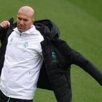rezeki-tak-lari-sekalipun-dipecat-zinedine-zidane-berpeluang-latih-timnas