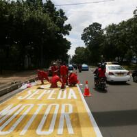 mobil-dilarang-lewat-jalur-motor-di-jalan-thamrin