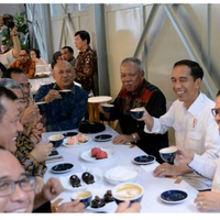 lewat-vlog-jokowi-pamer-coba-kopi-termahal-di-dunia