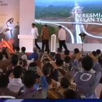 presiden-resmikan-tol-bakauheni-terbanggi-besar