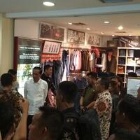 jokowi-blusukan-di-mal-palembang