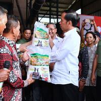 presiden-ingin-petani-jual-hasil-panen-dalam-bentuk-beras