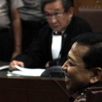 gempa-mengguncang-saat-diperiksa-setya-novanto-goyang-goyang