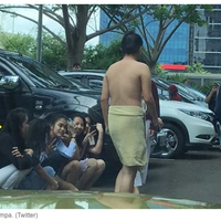gempa-mengguncang-saat-pria-ini-mandi-terpaksa-lari-pakai-handuk-dan-bawa-sikat-gigi
