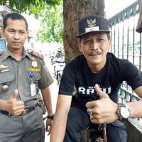 warga-pekojan-ramai-ramai-impor-becak