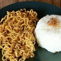 sering-makan-nasi-bersama-mi-instan-akibatnya-sangat-berbahaya