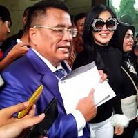 hotman-paris-ada-sosok-artis-yang-alami-pelecehan-seksual-oleh-dokter-kandungan