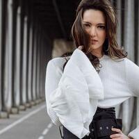 dikenal-mewah-begini-potret-keramahan-nia-ramadhani-pada-penggemarnya