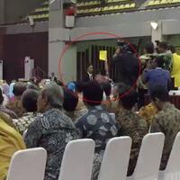 bem-ui-ungkap-arti-aksi--kartu-kuning--buat-jokowi