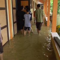 katulampa-siaga-i-warga-bidara-cina-dan-kp-melayu-waspada-banjir