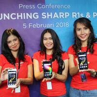 sharp-rilis-smartphone-yang-bikin-gansis-gaya-maksimal-dan-gak-bakal-mati-gaya