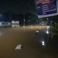 info-banjirakses-jalan-kampung-melayu---jatinegara-ditutup-karena-banjir