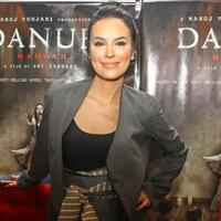 sophia-latjuba-utamakan-feeling-di-antara-dua-pilihan