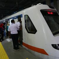 kereta-bandara-kembali-beroperasi