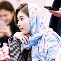 super-cantik-artis-korea-suzy-pakai-kerudung-dari-indonesia