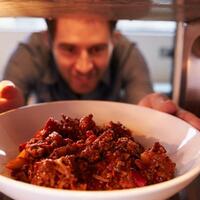 6-makanan-ini-harus-kamu-jauhkan-dari-microwave