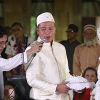 netizen-soroti-keanehan-posisi-duduk-vicky-prasetyo-dan-angel-lelga-saat-akad-nikah