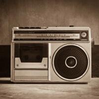 mengenal-sejarah-hari-radio-sedunia