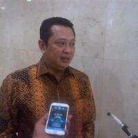 dpr-berharap-kpk-hadir-di-paripurna-pansus-angket