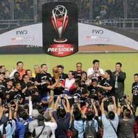 menurut-uu-anies-harus-dampingi-jokowi-serahkan-piala-presiden