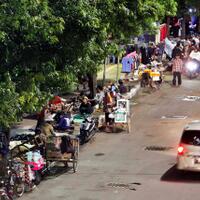 trotoar-jakarta-semakin-semrawut