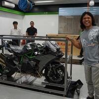 amin-andrianto-pemilik-moge-kawasaki-h2-carbon-satu-satunya-di-indonesia