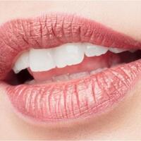 buat-sista-tips-memakai-lipstick-metalik-untuk-aktivitas-sehari-hari