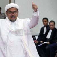 simpatisan-rizieq-datangi-bandara-soekarno-hatta