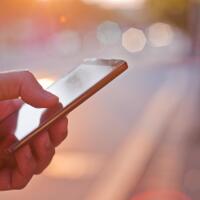 berikut-5-ponsel-dengan-kinerja-baterai-terbaik-di-tahun-2018