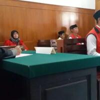 dua-guru-ngaji-cabul-divonis-hakim-ringan-wanita-ini-histeris