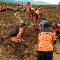 longsor-dan-banjir-terjang-sejumlah-wilayah-indonesia