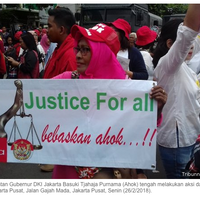 massa-pendukung-minta-agar-ahok-dibebaskan