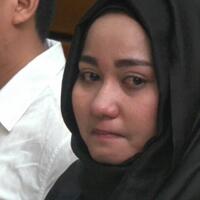 diteriaki-maling-istri-bos-first-travel-anniesa-hasibuan-menangis