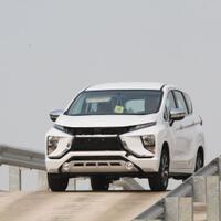 menperin-ajak-jokowi-datang-ke-ekspor-perdana-mitsubishi