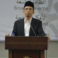 disebut-tokoh-santri-pluralis-tgb-bisa--ganggu--dominasi-jokowi-dan-prabowo