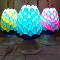 kreatif-membuat-lampu-hias-dari-sendok-plastik