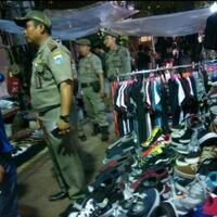 sudah-bayar-uang-keamanan-pkl-di-trotoar-sudirman-merasa-aman