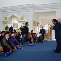 surya-paloh-berbagi-kisah-hidup-di-depan-ulama-cianjur