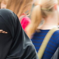 pakai-niqab-istri-terdakwa-terorisme-dilarang-hadiri-sidang